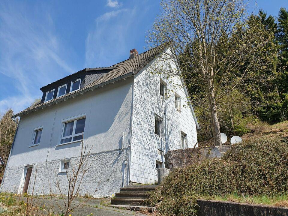 Neu: 1–2 Fam.-Haus /Mehrfamilienhaus in guter Wohnlage in Tettau Am Leinauer Hang