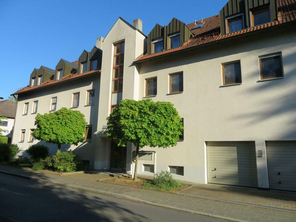 Gemütliche und großzügige 5 Zimmer Maisonette Wohnung mit EBK, Balkon, Loggia und Garage in Fürth!!! Fürth