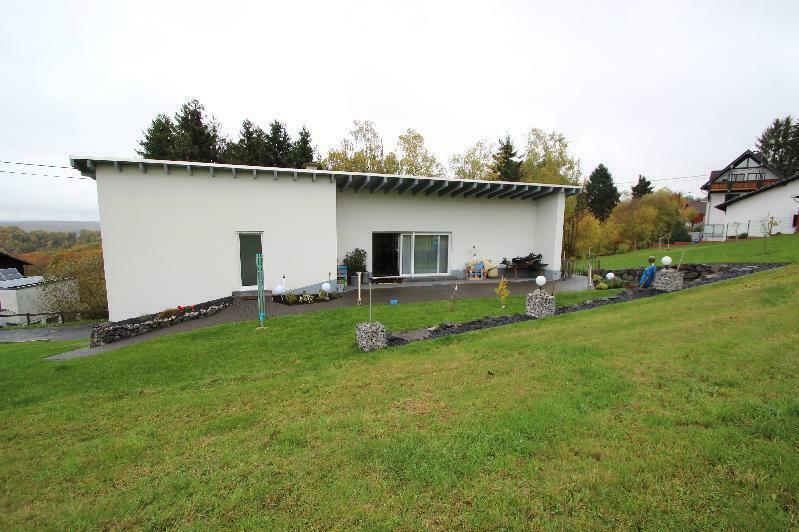 Hochwertig ausgestattetes Einfamilienhaus,Photovoltaikanlage, Fußbodenheizung u.integr. Doppelgarage Neustadt (Wied)