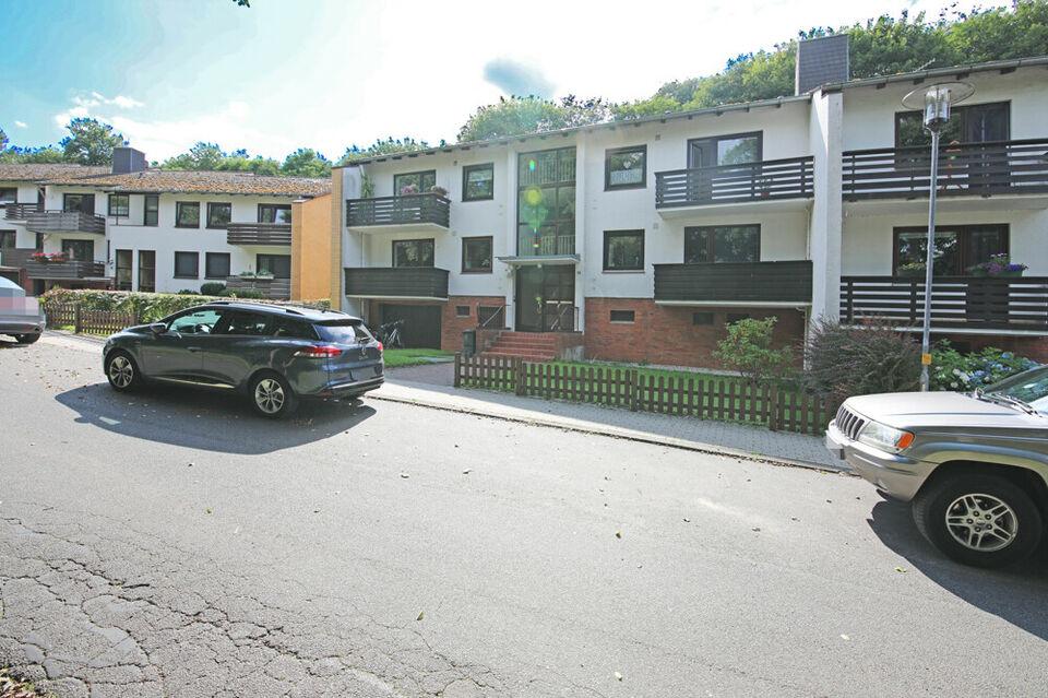Reinfeld: Unmittelbar am Herrenteich und zentral gelegene 3-Zimmer Wohnung (Hochparterre) mit Balkon, Terrasse und Kellerraum Reinfeld (Holstein)