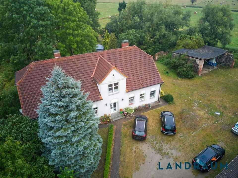 +++Herrenhaus mit Dorfrandlage +++ inmitten des Peenetals, mit großzügigem Grundstück+++ Mecklenburg-Vorpommern