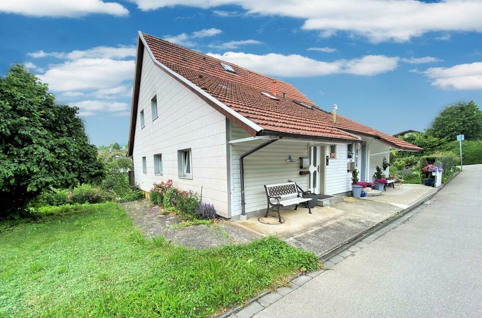 Renovierungsbedürftige und bezugsfreie Doppelhaushälfte in Engen! Baden-Württemberg