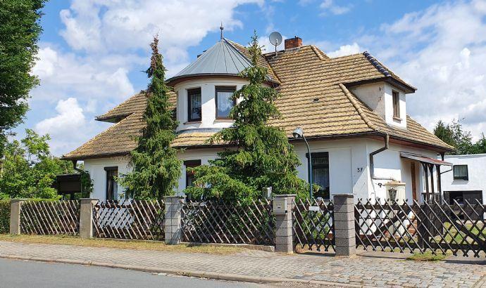 Einfamilienhaus mit Gewerbeoptionen, Wintergarten und großem Grundstück zu verkaufen! Ab mtl. ca. 536,00 EUR Rate! Bad Schmiedeberg