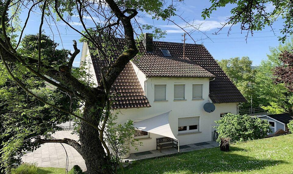 Mühlheim: Einfamilienhaus mit 7 Zimmer, sehr schönem Garten und unverbaubarem Blick ins Donautal Mühlheim an der Donau