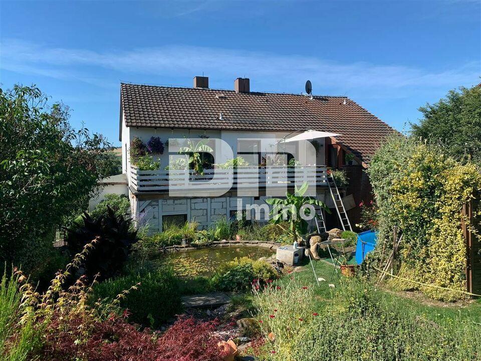 Zweifamilienhaus mit 230 m² Wohnfläche und schönem Balkon und Gartenbereich in idyllischer Lage Friedberg (Hessen)