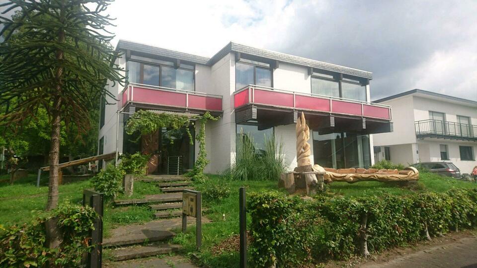 Architektenhaus- Einfamilienhaus mit besonderer Architektur Rheinland-Pfalz