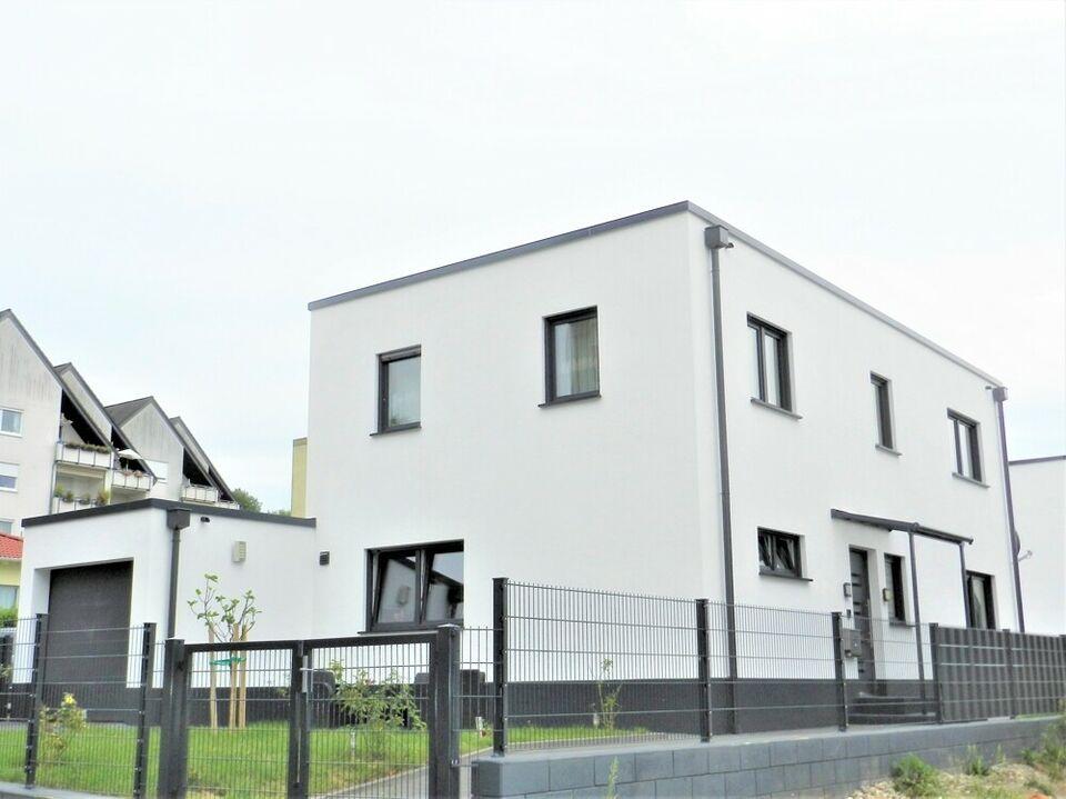 Modernes Wohnen im Einfamilienhaus mit Garten und Garagen zentral in Wittlich Rheinland-Pfalz