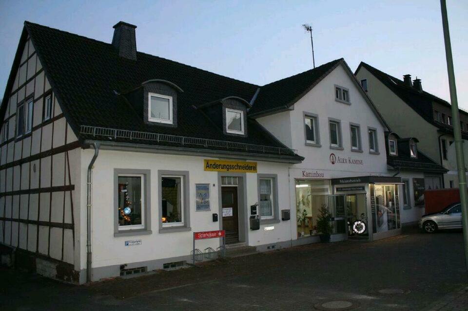 Ladenlokal mit 2 Wohneinheiten in Warstein Sichtigvor Nordrhein-Westfalen