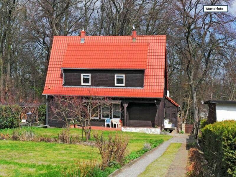 Ein/Mehrfamilienhaus in 54534 Karl, Brunnenstr. Rheinland-Pfalz