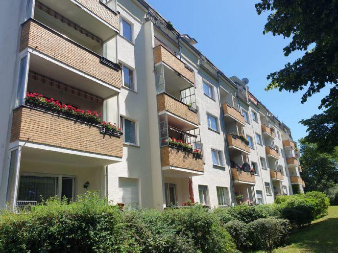 Schlaue Altersvorsorge mit 2,59 % - Dachgeschoßwohnung mit Balkon zur Kapitalanlage Berlin