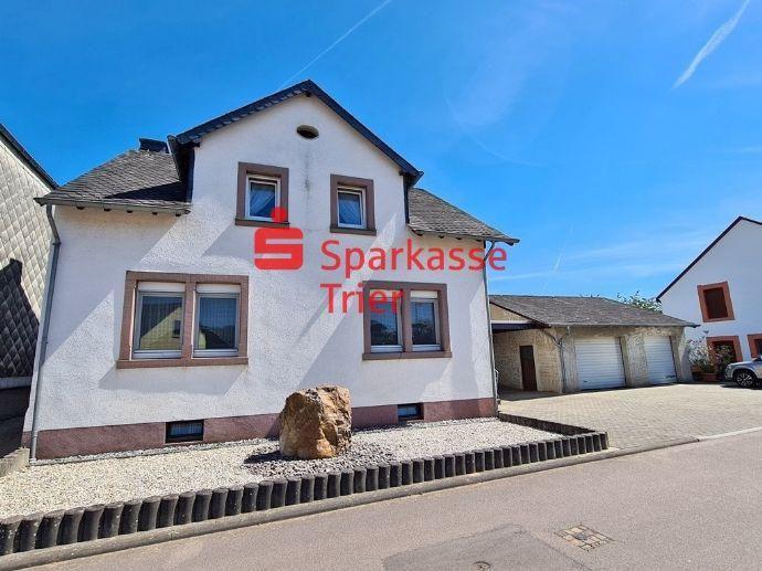 Sehr gepflegtes Zweifamilienhaus mit großer Doppelgarage in Saarburg-Beurig Saarburg
