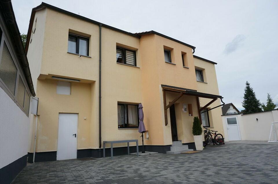 ARNOLD-IMMOBILIEN: Generationenhaus - Tolles Haus mit 3 Einheiten Mainhausen