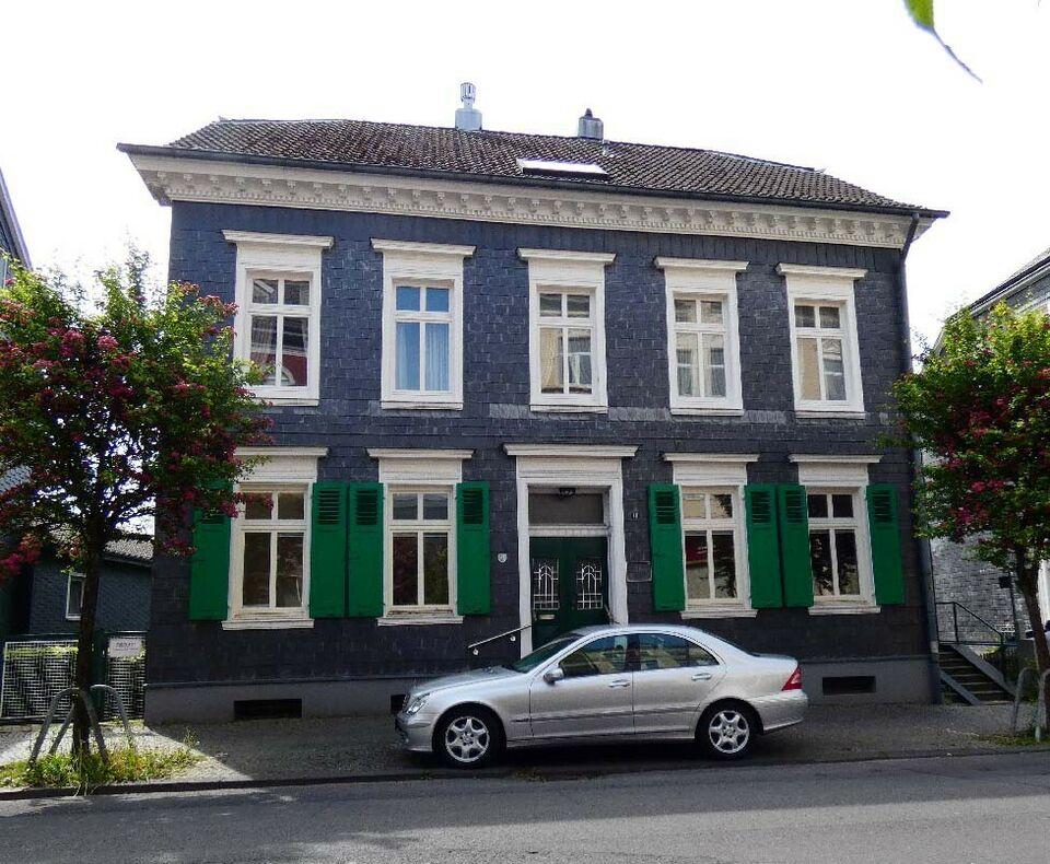Unikat im Zentrum: Freistehendes Zweifamilienhaus mit Charme auf wunderschönem 1.233 m² Grundstück Nordrhein-Westfalen