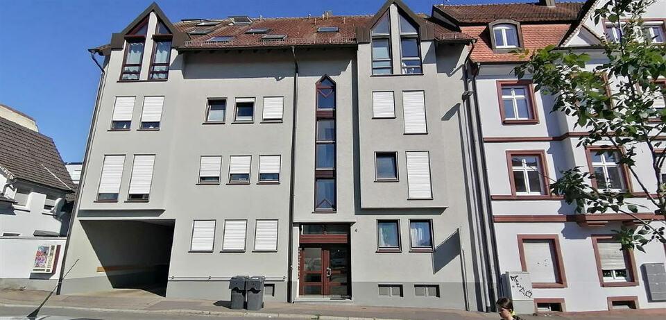 IMA-Immobilien bietet eine moderne 2,5 Zimmer Wohnung im Zentrum von Lahr Baden-Württemberg