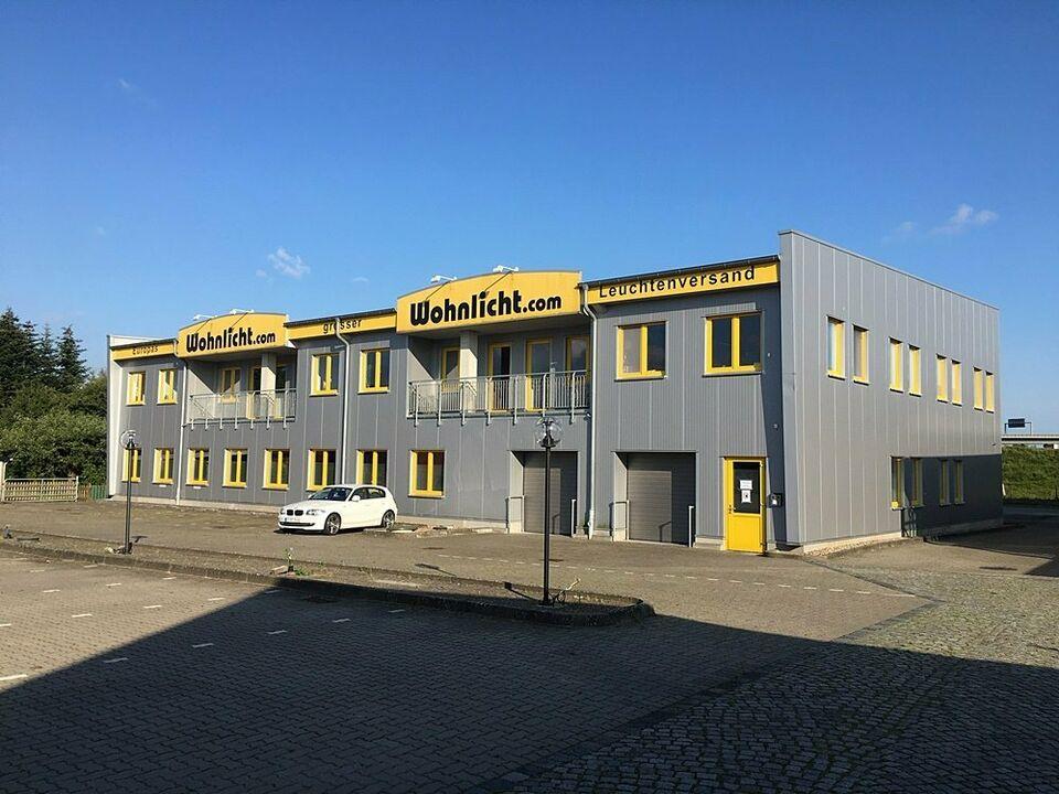 Versand- und Lagergebäude mit Büroflächen in unmittelbarer Autobahnzufahrt Nahe Itzehoe zu verkaufen Schleswig-Holstein