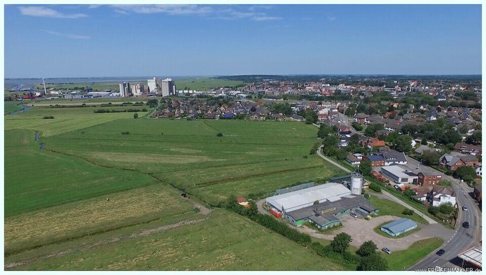 Konkurrenzlose exponierte Lage vor der Stadt HUSUM: Großes Gewerbegrundstück mit viel Potential ! Husum