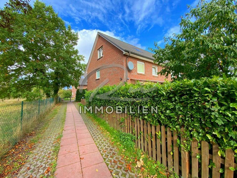 Große Doppelhaushälfte mit 139m² Wohnfläche , 5 Zimmer und Vollkeller in Oststeinbek Schleswig-Holstein