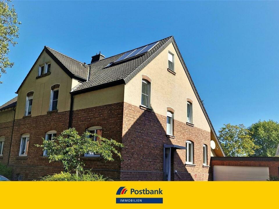 Große Doppelhaushälfte mit zwei Wohnungen, Garten, Garage und Solaranlage in Bergkamen Nordrhein-Westfalen