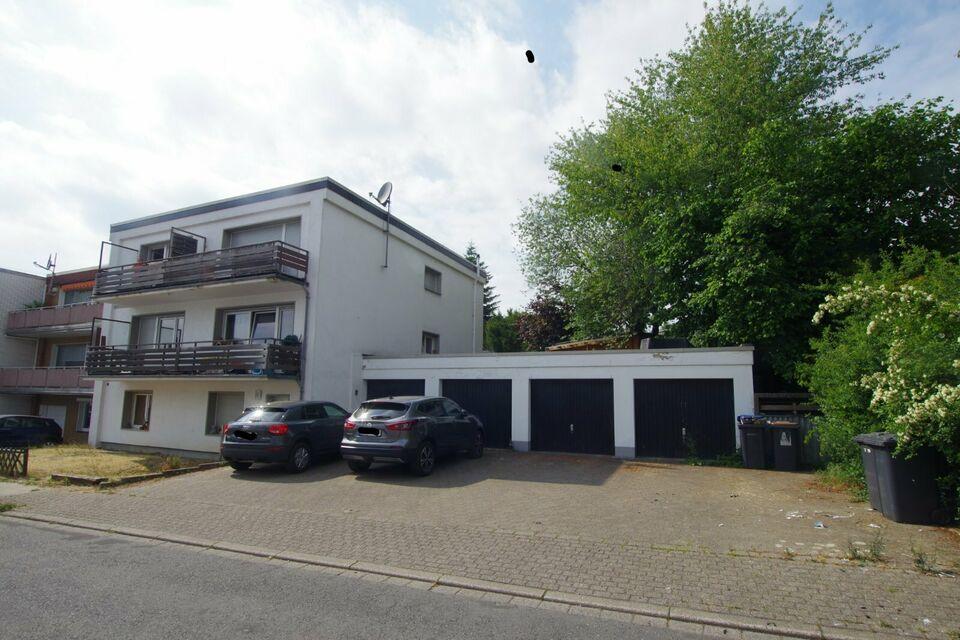Modernisiertes Vierfamilienhaus mit 4 Garagen in Velbert Nordrhein-Westfalen