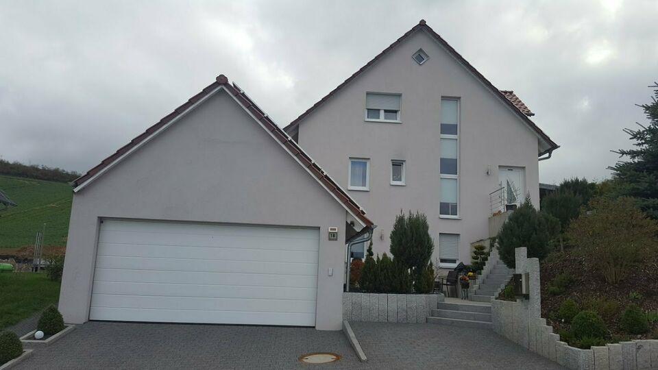 Einfamilienhaus mit ELW auf 199 m² Wfl., zu Verkaufen. Heustreu