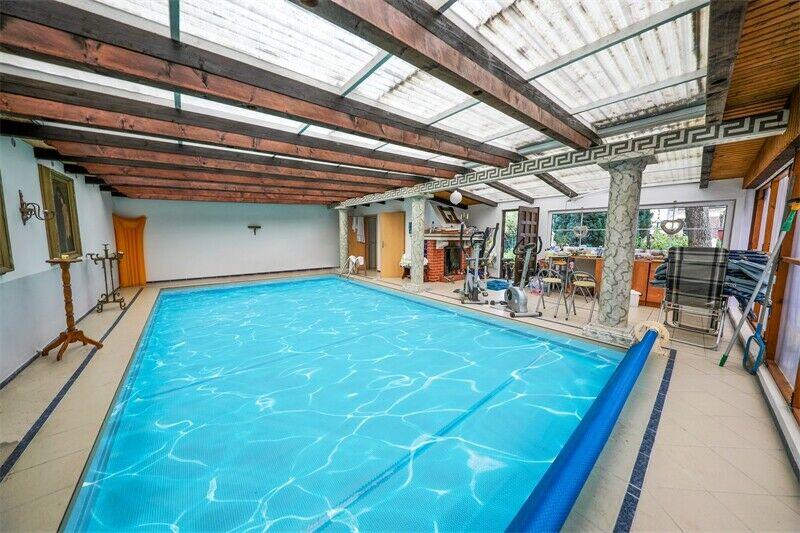 STILVOLLE 5–ZI- -ALTBAUVILLA- + 40 qm Pool- Gästehaus auf ca.1000 qm Sonnengrundstück- dicht am Wald Köpenick
