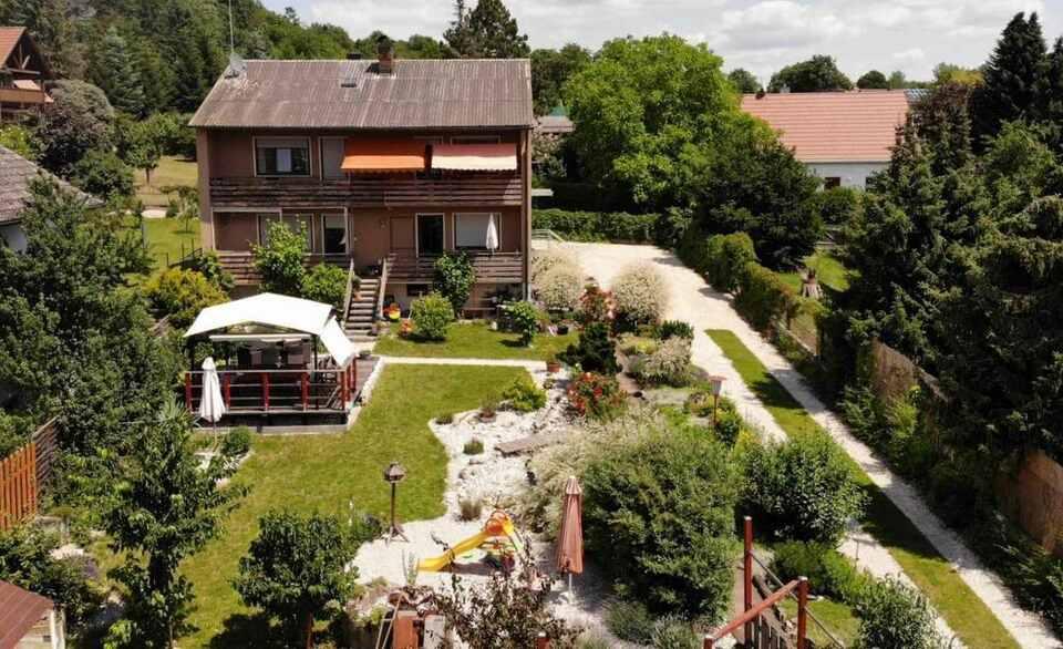 Liebenswertes Einfamilienhaus auf zwei Etagen mit großem Garten in Zentrumsnähe! Burglengenfeld