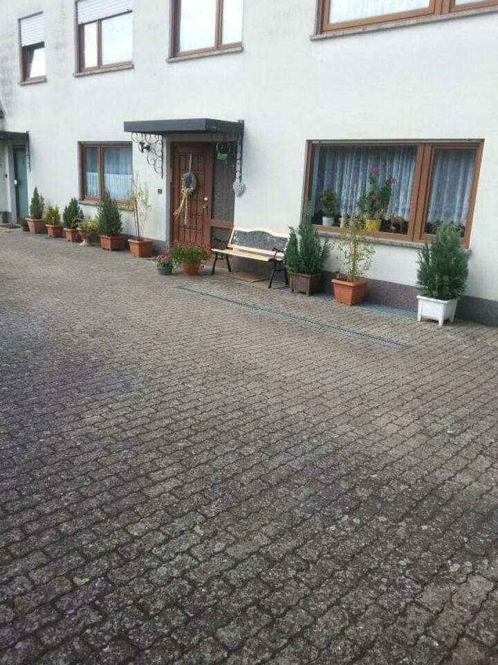 1. Fam. Haus Kitzingen/Siedlung 104qm,mit Garten/Garage zvm. Albertshofen