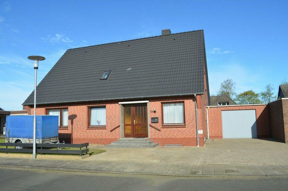 Zwei-Familienhaus mit Terrasse und Garage in Cuxhaven-Altenbruch Cuxhaven