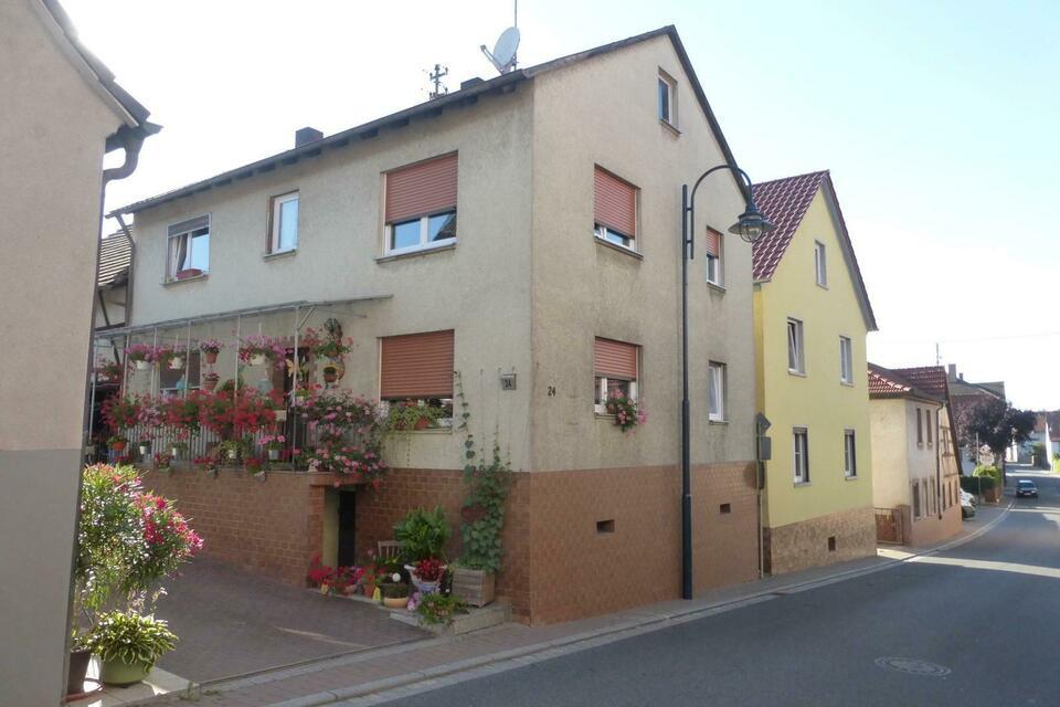 Solides Wohnhaus im Ortskern von Wiesenfeld Karlstadt