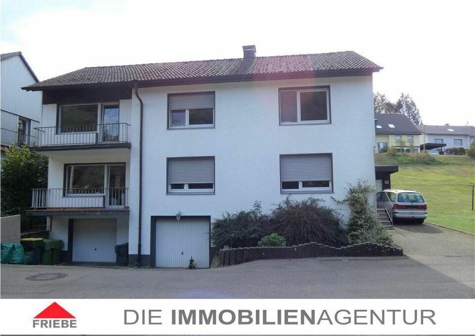 Wohnhaus mit zwei Wohnungen und drei Garagen in ruhiger Lage von Meinerzhagen Nordrhein-Westfalen