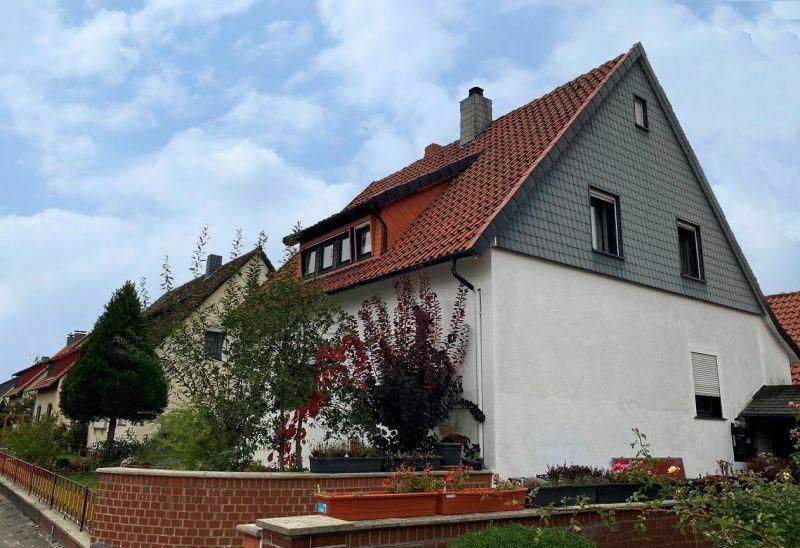 Gemütliches 1-2 Familienhaus mit Keller und Garage in Schellerten Schellerten