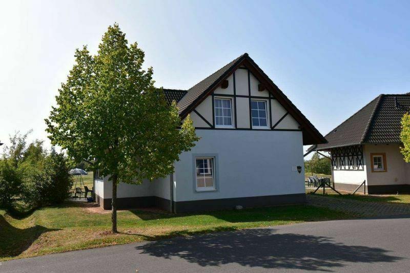 Ferienhaus mit Blick auf den Golfplatz zu verkaufen Rheinland-Pfalz