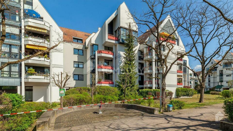Gepflegte 5-Zimmer-Wohnung mit Balkon und Stellplatz in attraktiver Lage Hafen Nürnberg