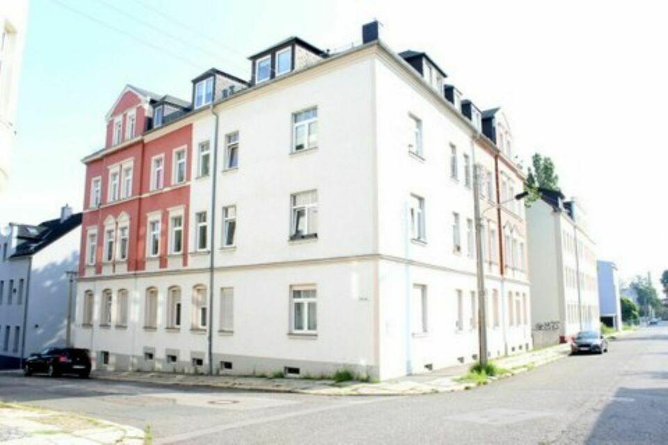 Moderne, helle und gut geschnittene Drei-Raum-Wohnung im Dachgeschoss Chemnitz
