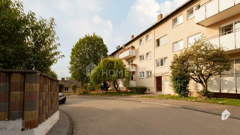 Gut aufgeteilte 3-Zimmer-Wohnung mit EBK in Stuttgart-Zuffenhausen nahe Porsche Zuffenhausen
