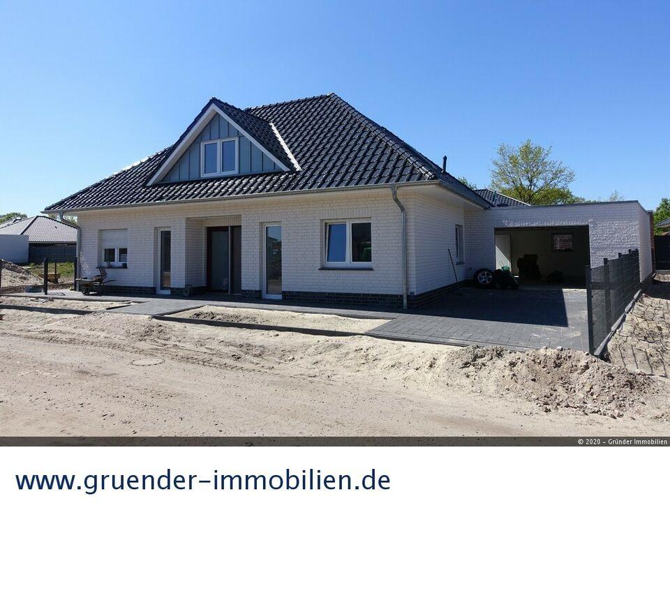 Eleganter komf. Neubauwinkelwalmdachbungalow in toller Wohnlage, Sackgassenlage Walchum