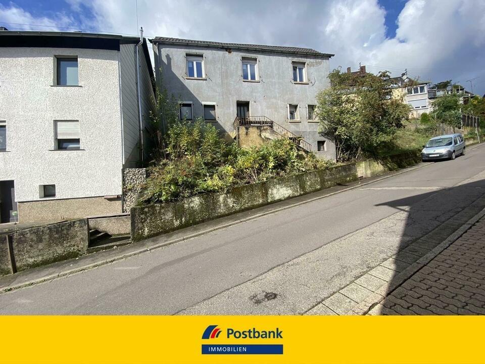 Postbank Immobilien präsentiert: Handwerker aufgepasst! Teilsaniertes Einfamlienhaus in ruhiger Lage Püttlingen