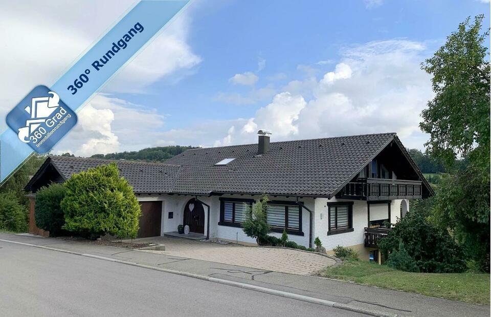 Großzügiges Einfamilienhaus mit vier Balkonen und Einliegerwohnung inmitten der Natur Baden-Württemberg