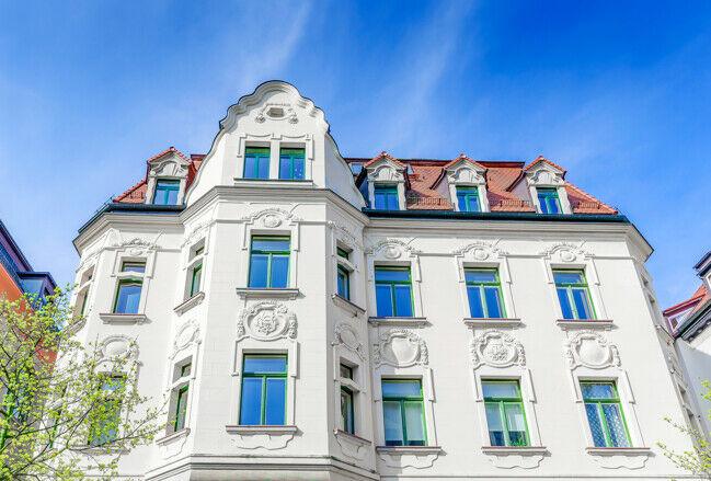 RE/MAX+++Endlich ankommen: Gartenwohnung im Grünen +++136m² Wfl.+++4 Zi+++hohe Decken+++Balkon Blasewitz