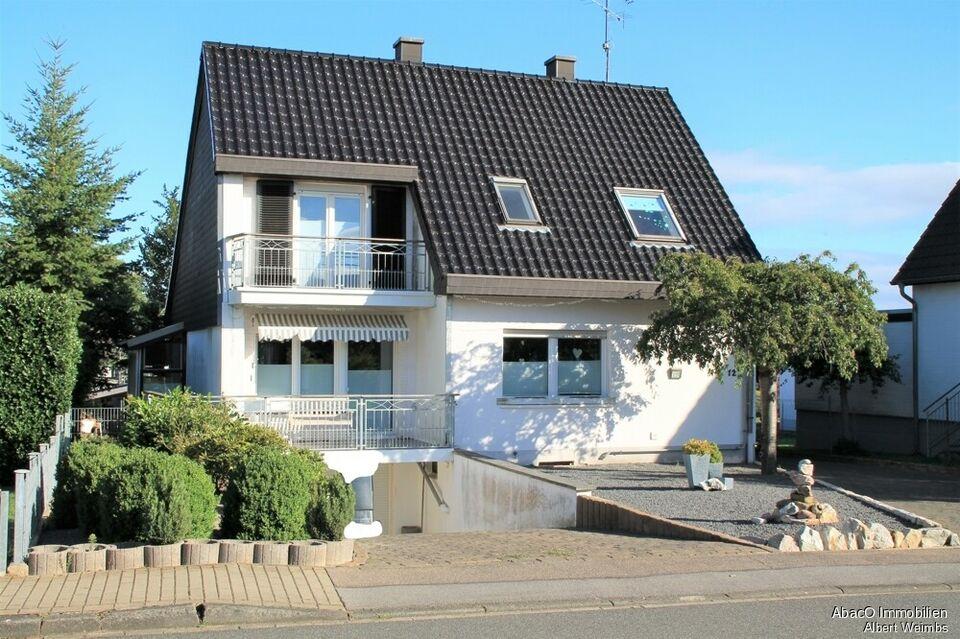 Großes Einfamilienhaus mit Garten und 2 Garagen - individuell gestaltet! Nordrhein-Westfalen