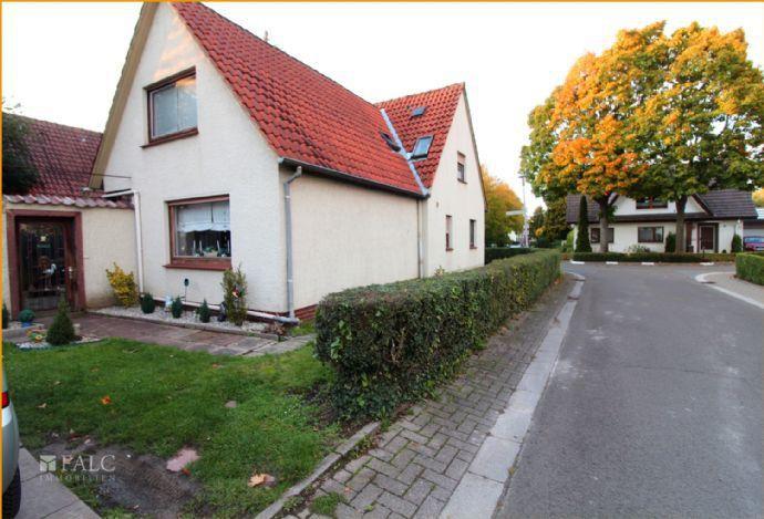 Mitbieten lohnt sich! Doppelhaushälfte inkl. 700 m² Grundstück! Bad Oeynhausen