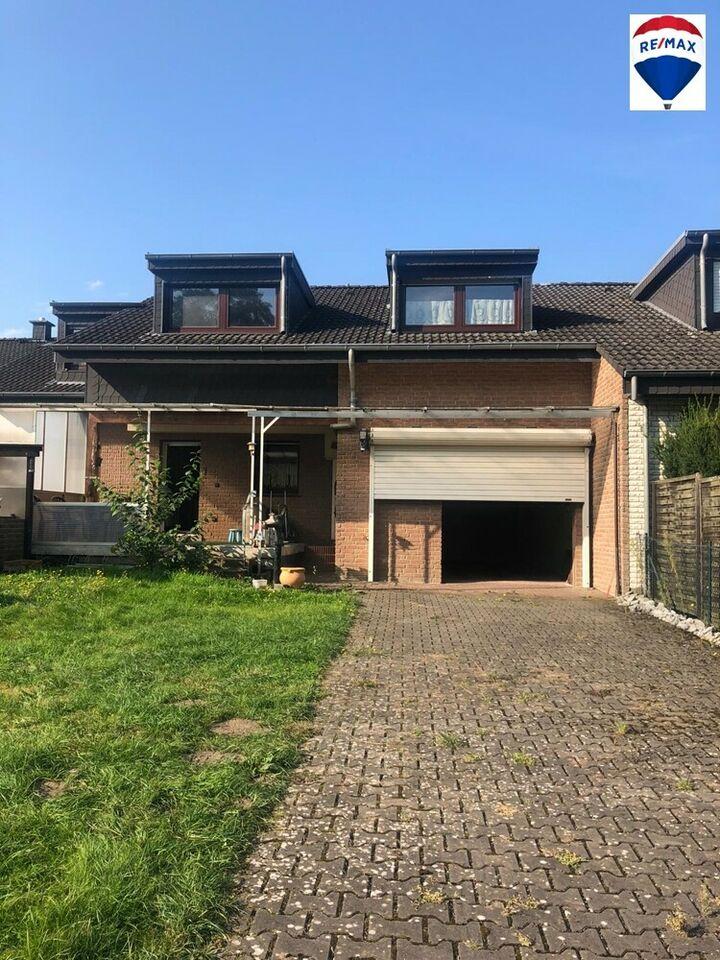 Zweifamilienhaus mit 2 Wohnungen, einer Garage und großem Garten in Bielefeld Senne zu verkaufen! Senne