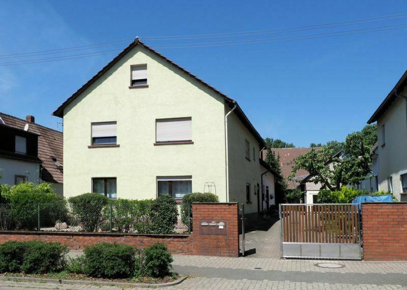 Zweifamilienhaus mit Garage in Neureut Kommunaler Versorgungsverband Baden-Württemberg