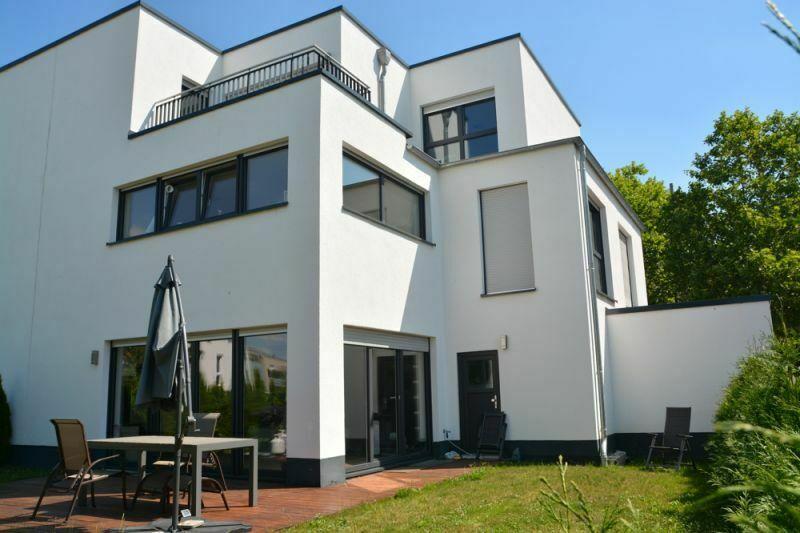 Modernes CUBE Haus Wiesbaden