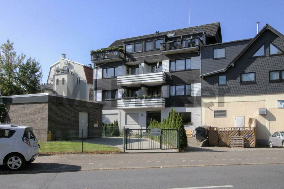 Gestaltungspotenzial an den Ruhrauen: Zentrumsnahe 3-Zimmer-Wohnung mit Balkon und 2 Garagenplätzen Mülheim an der Ruhr