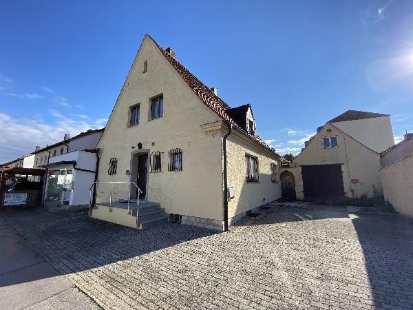 2 Einfamilienhäuser mit vermieteter Gewerbeeinheit, Garage und KFZ-Stellplatz Weißenburg