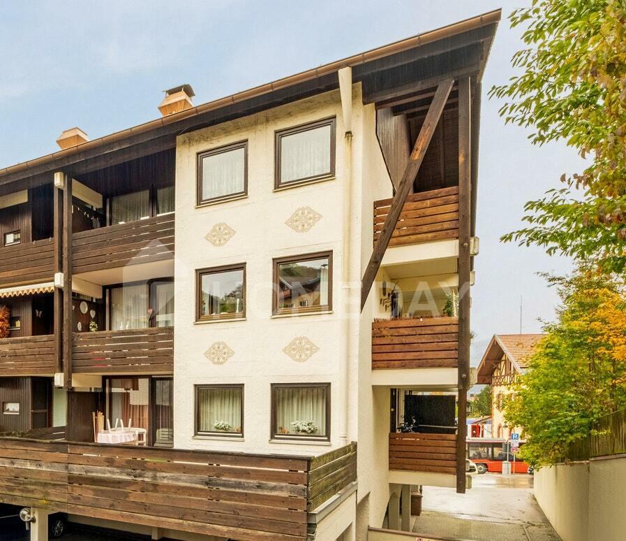 Leerstehende 2-Zimmer-Wohnung mit zwei Balkonen und Duplex-Stellplatz in See-Nähe Tegernsee
