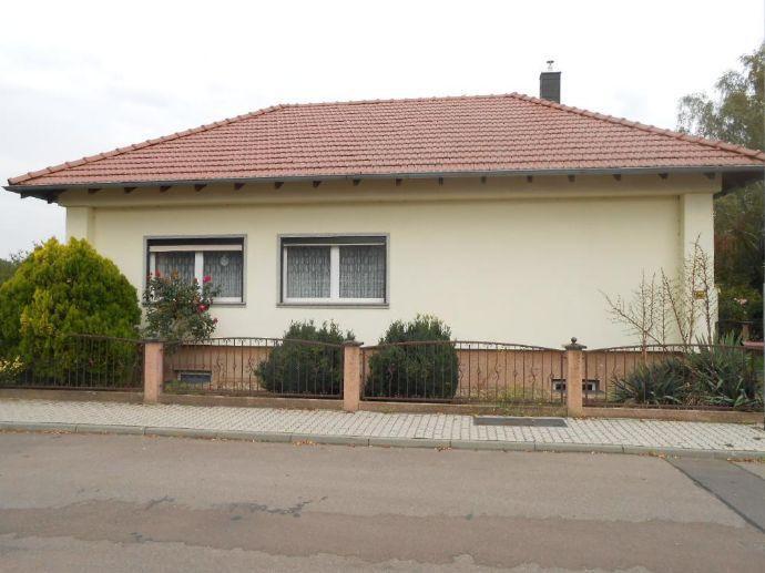 freistehendes Einfamilienhaus im Bungalowstil in Merseburg OT Blösien Kreisfreie Stadt Darmstadt