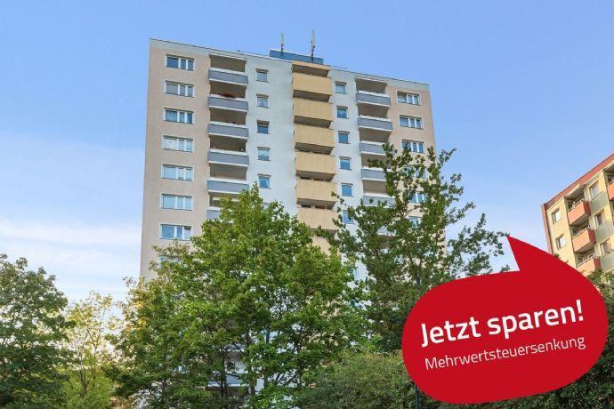 Bezugsfreie 2,5-Zimmer-Wohnung mit großem Balkon in grüner Lage Berlin