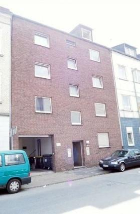 BUDDE-IMMOBILIEN = Mehrfamilienhaus in Duisburg - 8 Wohneinheiten - 18 Garagen - guter Zustand Duisburg